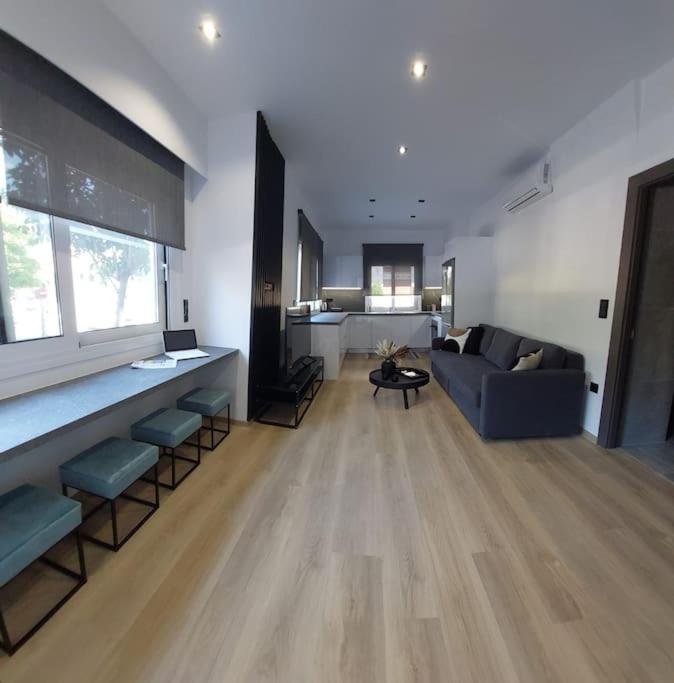 Begonia - 5 Min Drive To Port Apartment *